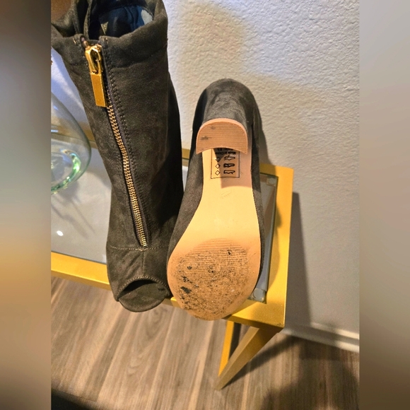 Olive green booties - Picture 5 of 6